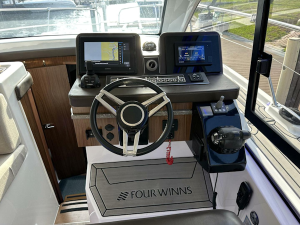 Four Winns-Vista 355 Coupe 2020-Olivia Pompano Beach-Florida-United States-5367465