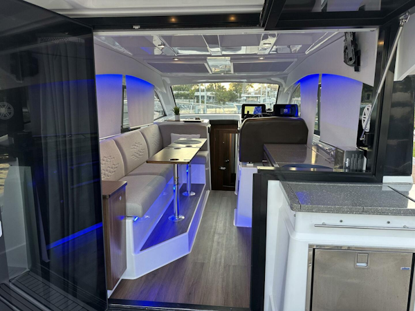 Four Winns-Vista 355 Coupe 2020-Olivia Pompano Beach-Florida-United States-5367474