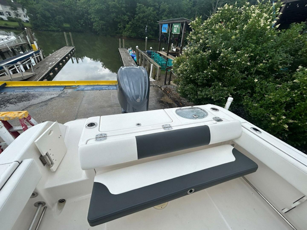 Robalo-R242 Center Console 2022 -Essex-Maryland-United States-5380198