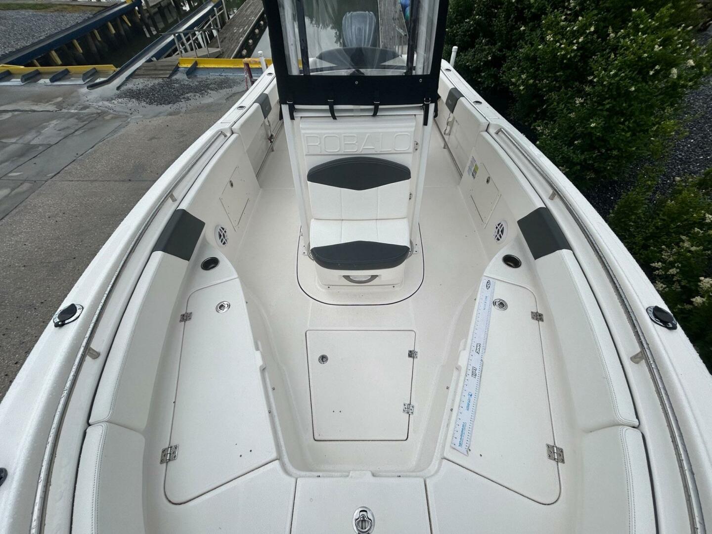 Robalo-R242 Center Console 2022 -Essex-Maryland-United States-5380191 | Thumbnail