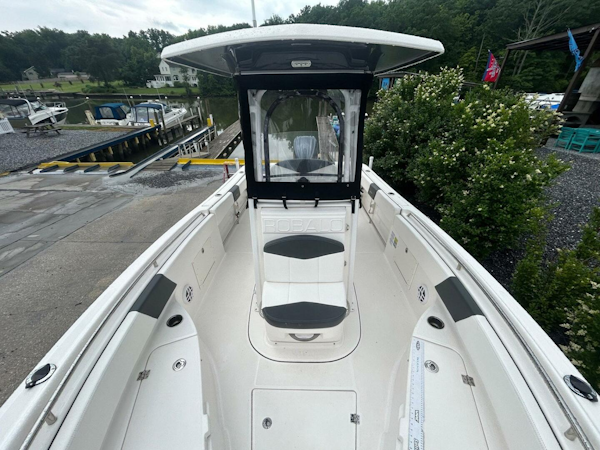 Robalo-R242 Center Console 2022 -Essex-Maryland-United States-5380192