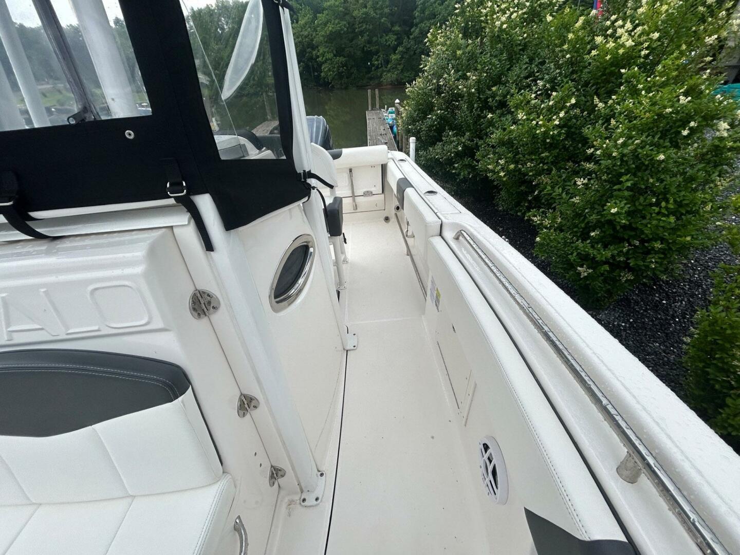 Robalo-R242 Center Console 2022 -Essex-Maryland-United States-5380193 | Thumbnail