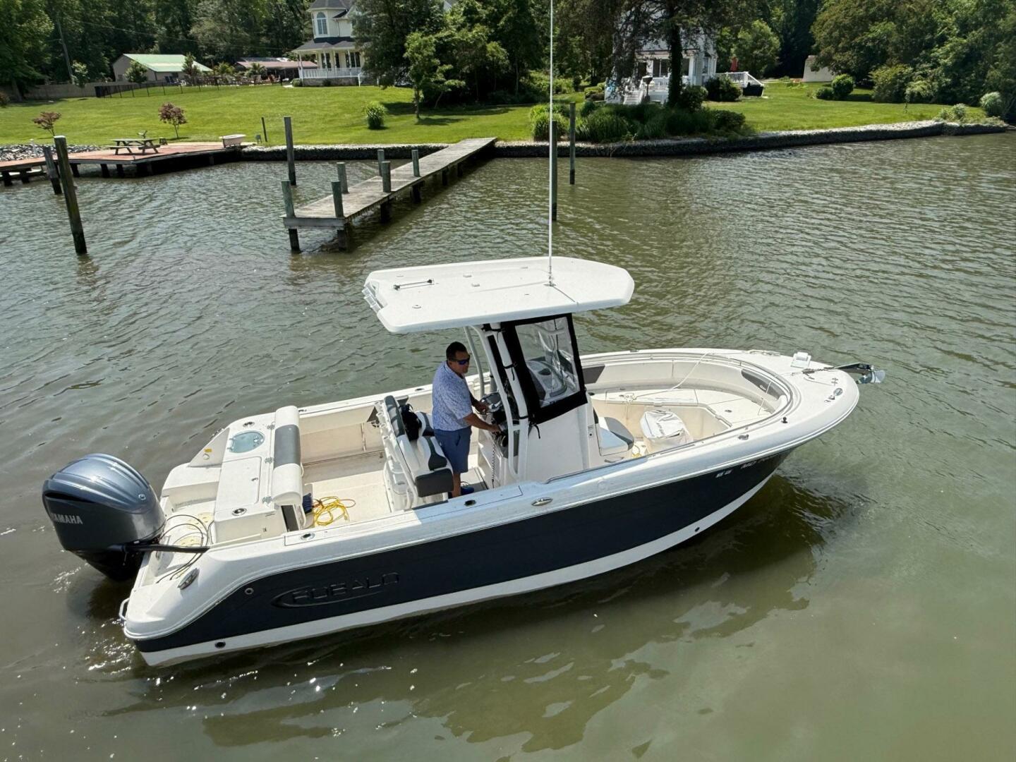 Robalo-R242 Center Console 2022 -Essex-Maryland-United States-5380201 | Thumbnail