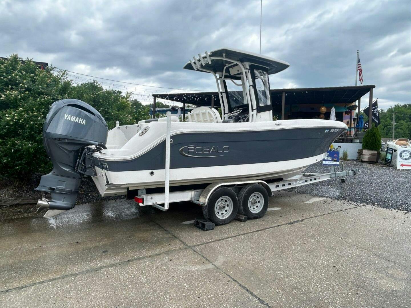 Robalo-R242 Center Console 2022 -Essex-Maryland-United States-5380174