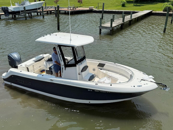 Robalo-R242 Center Console 2022 -Essex-Maryland-United States-5380200