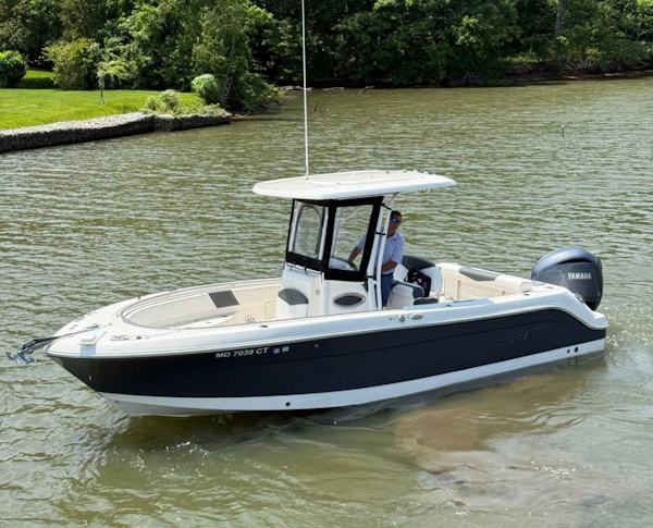 Robalo-R242 Center Console 2022 -Essex-Maryland-United States-5380204