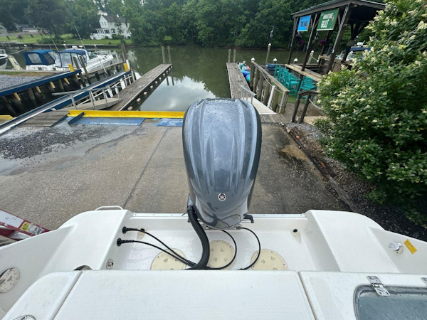 Robalo-R242 Center Console 2022 -Essex-Maryland-United States-5380177