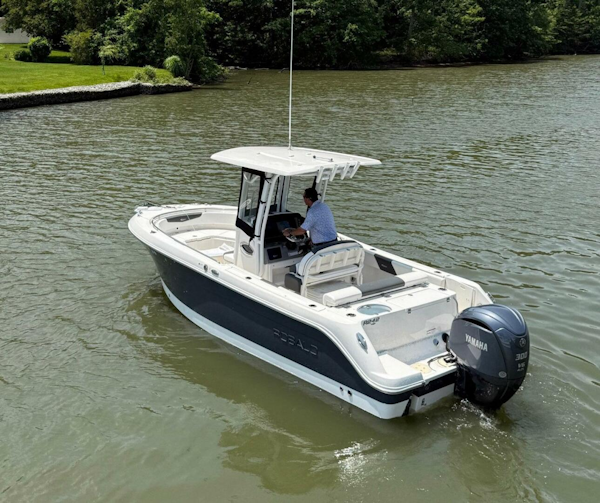 Robalo-R242 Center Console 2022 -Essex-Maryland-United States-5380203