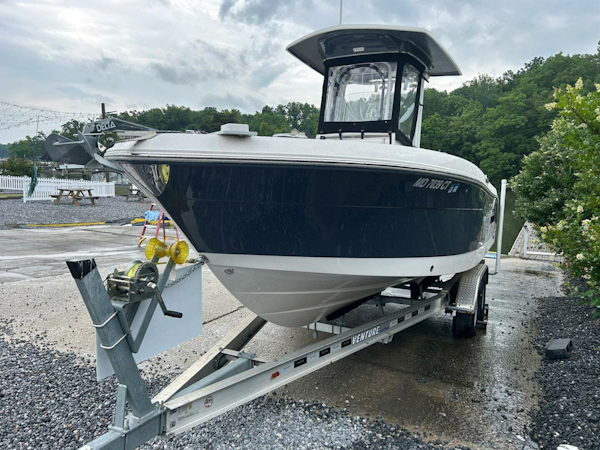 Robalo-R242 Center Console 2022 -Essex-Maryland-United States-5380176