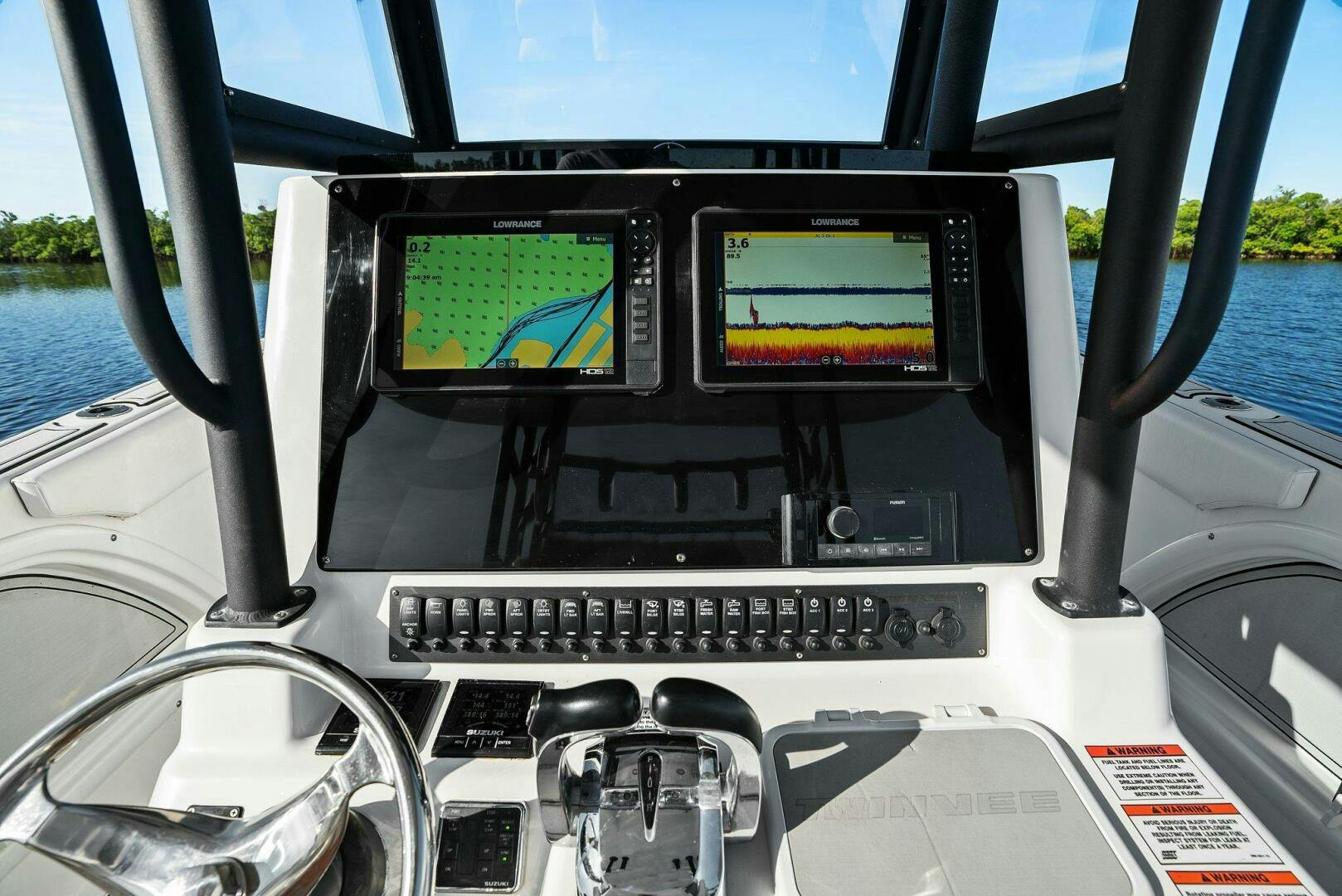 Twin Vee-280 GFX 2022 -Port Charlotte-Florida-United States-2022 Twin Vee 280 GFX-Helm-5417109
