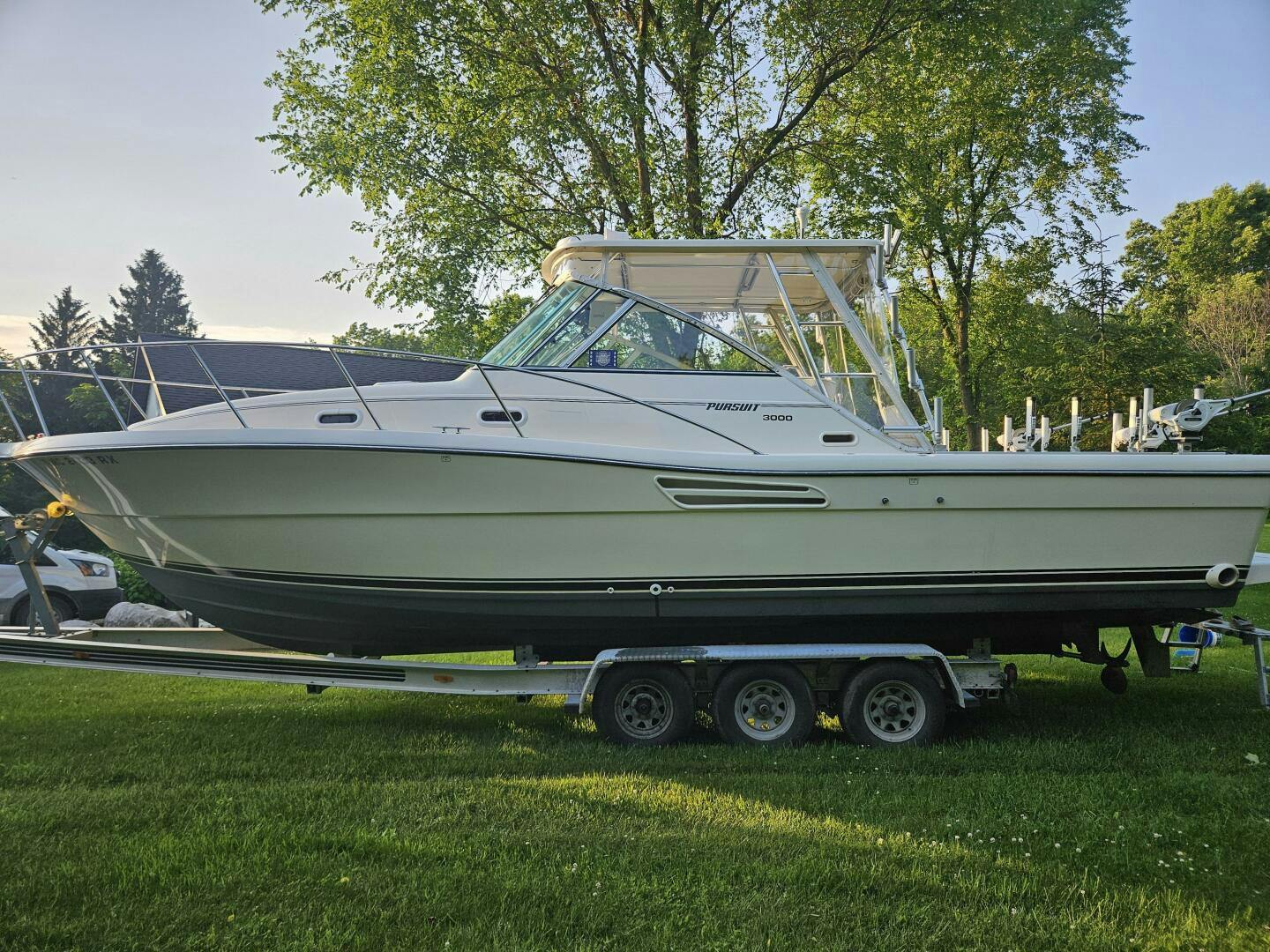 Pursuit-3000 Express 2000 -Lapeer-Michigan-United States-5386418