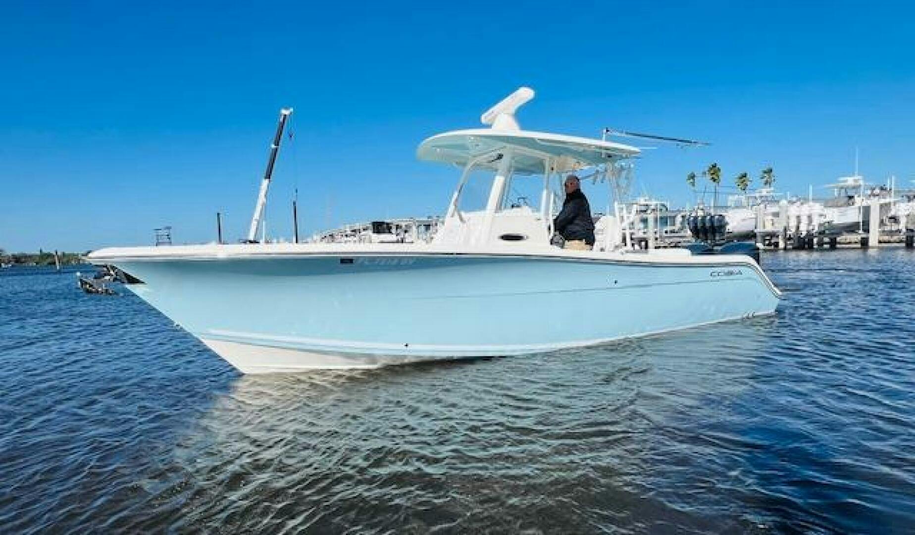 Cobia-301 Center Console 2021 -Stuart-5393597