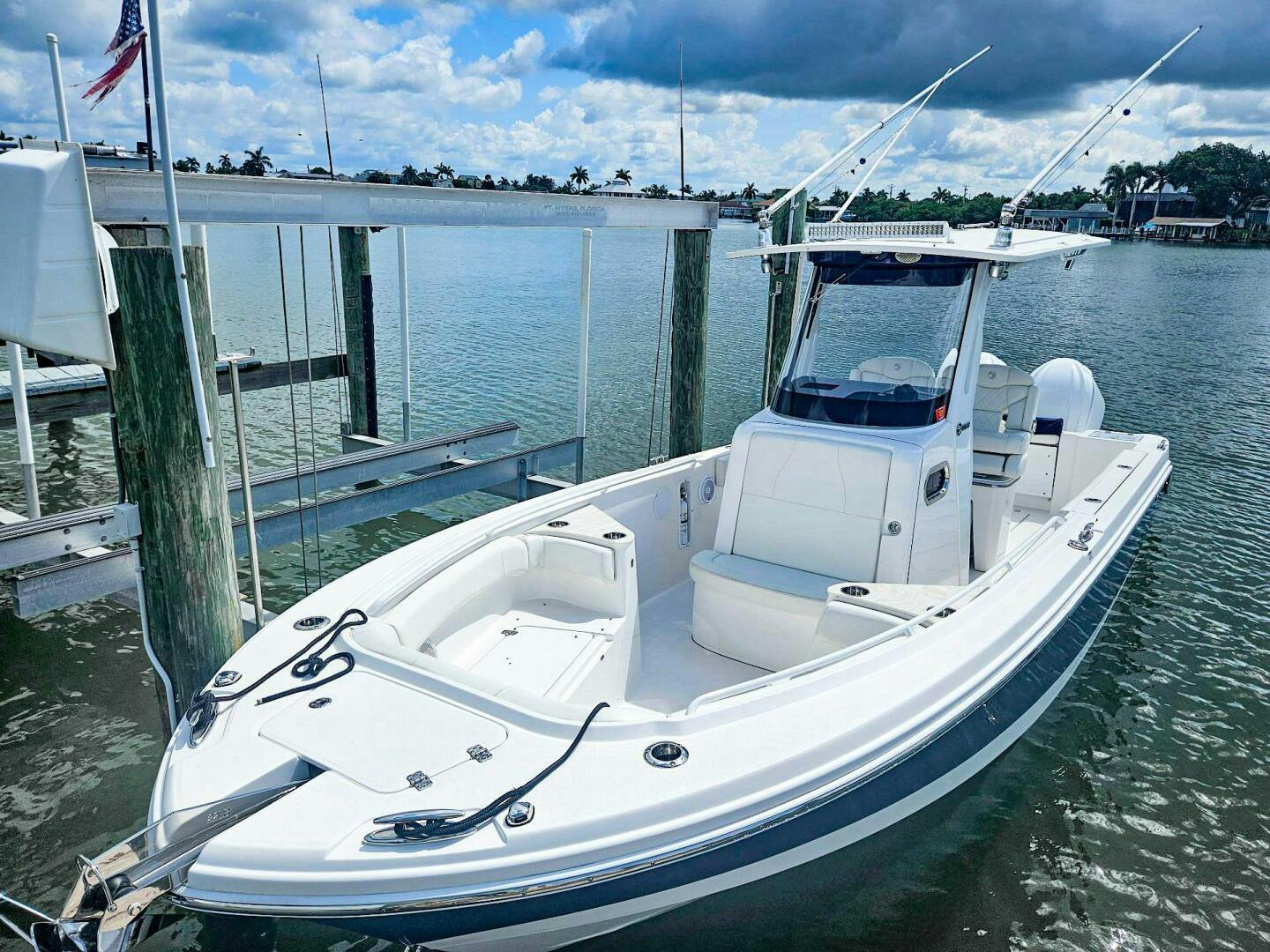 Edgewater-262CC 2023 -West Palm Beach-Florida-United States-5395405