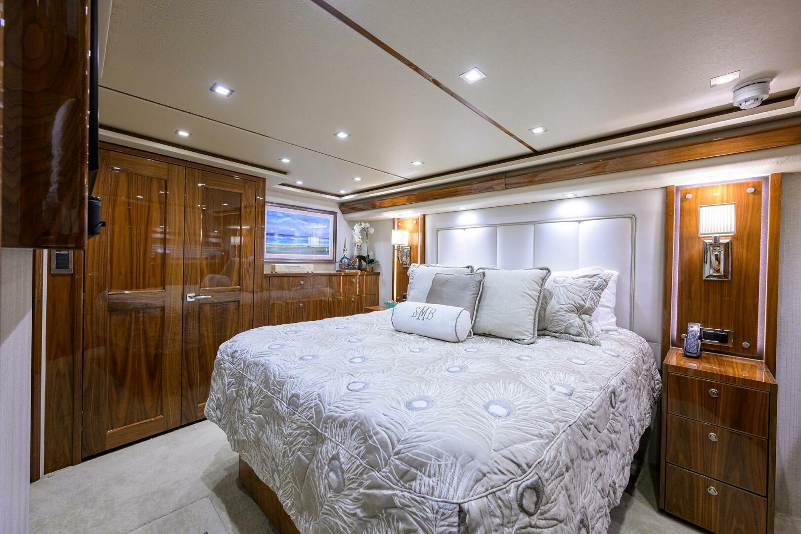 Viking-72 Convertible 2021-SANDBOB II North Palm Beach-Florida-United States-Master Stateroom-5396931 | Thumbnail
