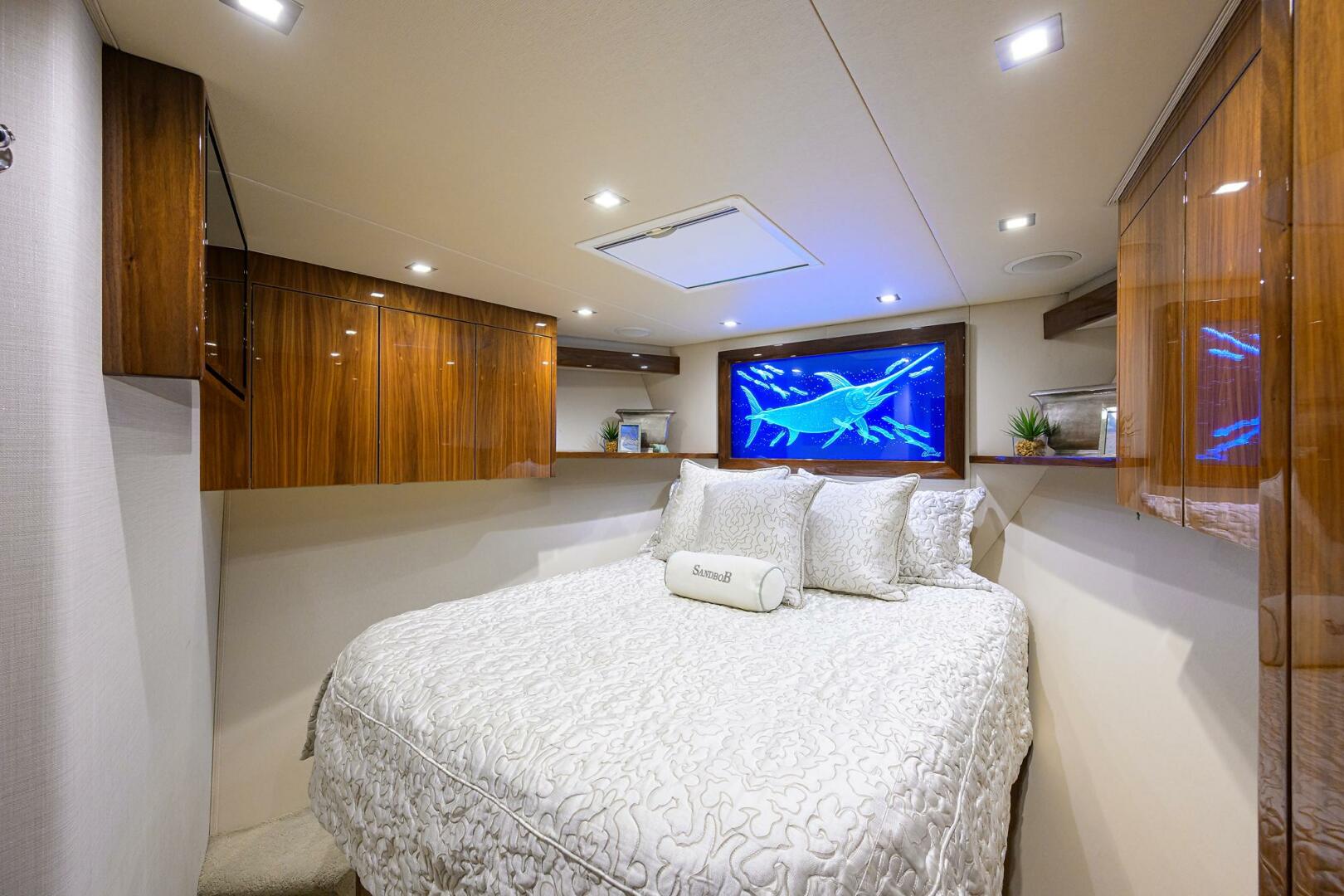 Viking-72 Convertible 2021-SANDBOB II North Palm Beach-Florida-United States-Forward Stateroom-5396934 | Thumbnail
