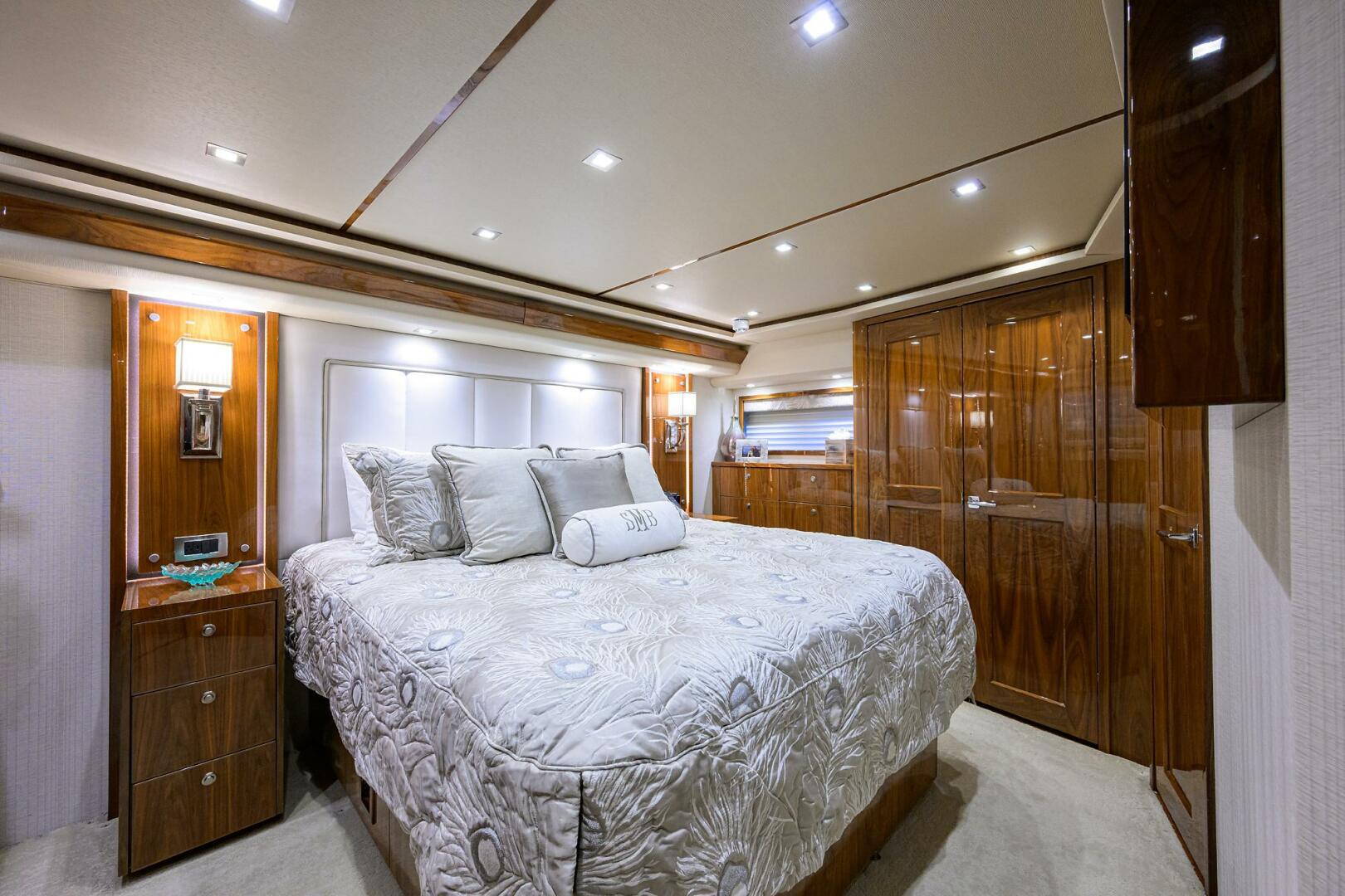 Viking-72 Convertible 2021-SANDBOB II North Palm Beach-Florida-United States-Master Stateroom-5396929 | Thumbnail