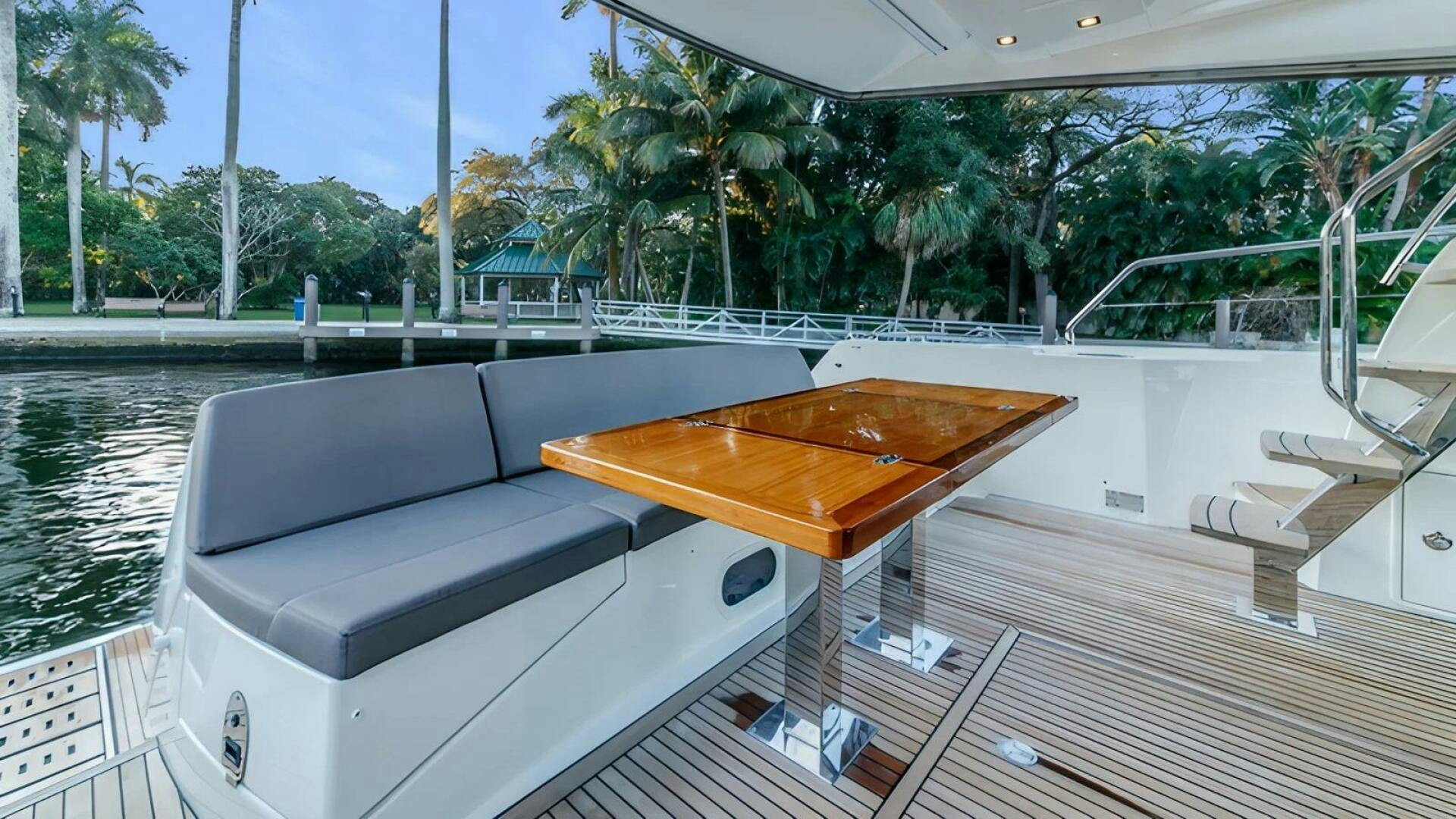 Prestige 2018 -Fort Lauderdale-Florida-United States-RELENTLESS 56/ 17.06m 2018 Prestige-5403769