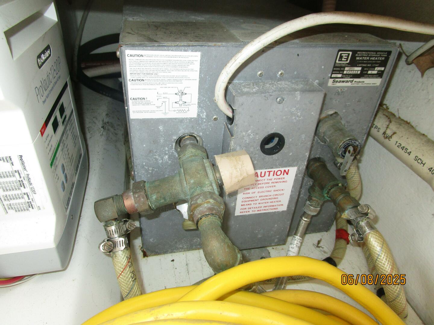 Cutwater-C28 2012-Perseverance Yorktown-Virginia-United States-28 Cutwater water heater-5408718 | Thumbnail