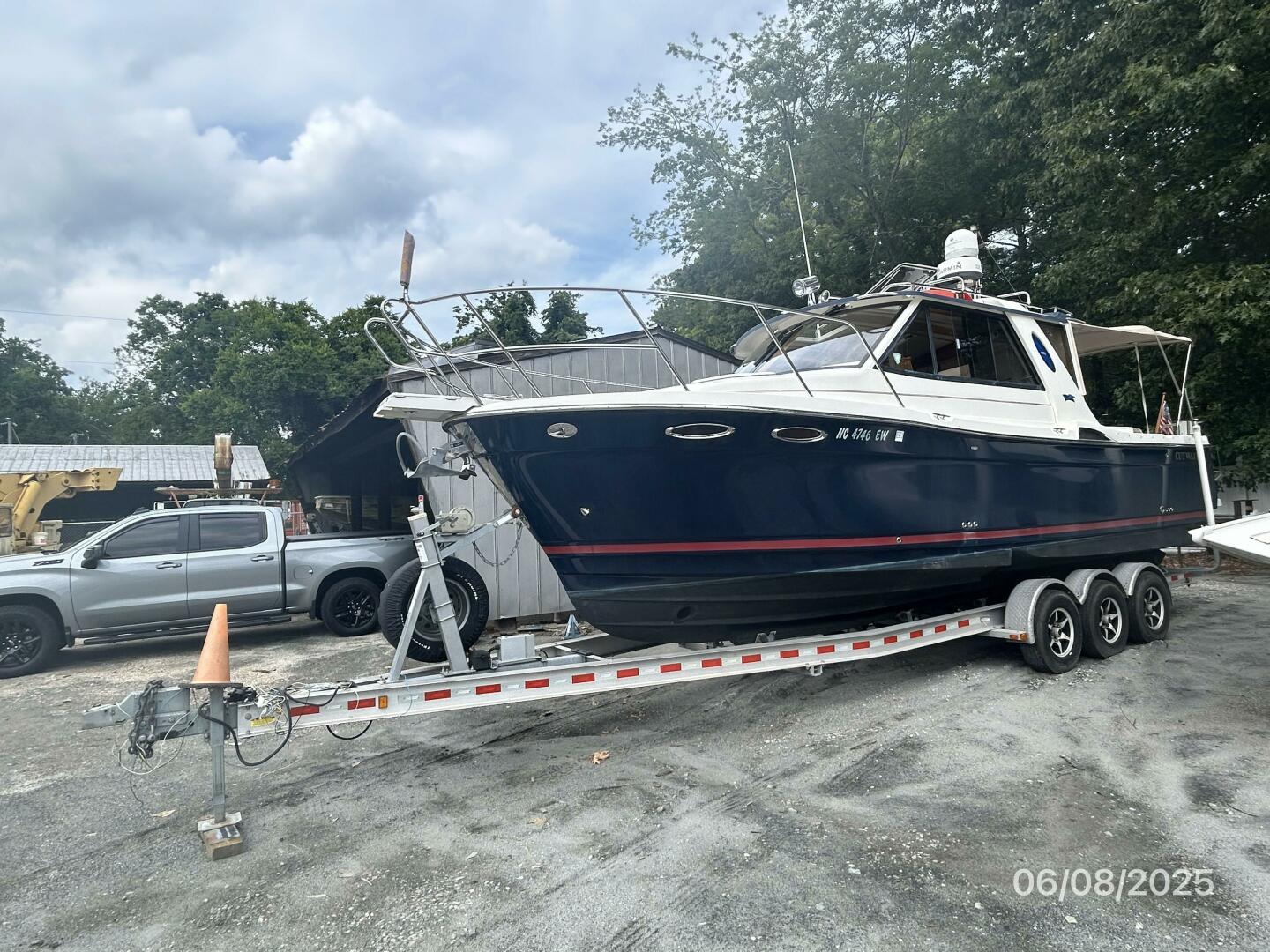 Cutwater-C28 2012-Perseverance Yorktown-Virginia-United States-28 Cutwater starboard forward profile-5408689 | Thumbnail