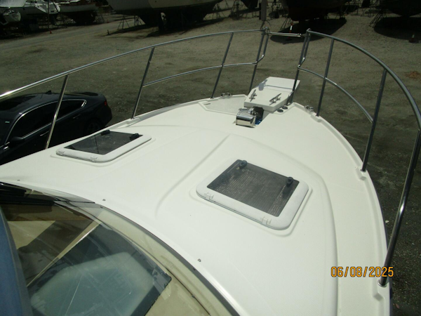 Cutwater-C28 2012-Perseverance Yorktown-Virginia-United States-28 Cutwater foredeck2-5407992