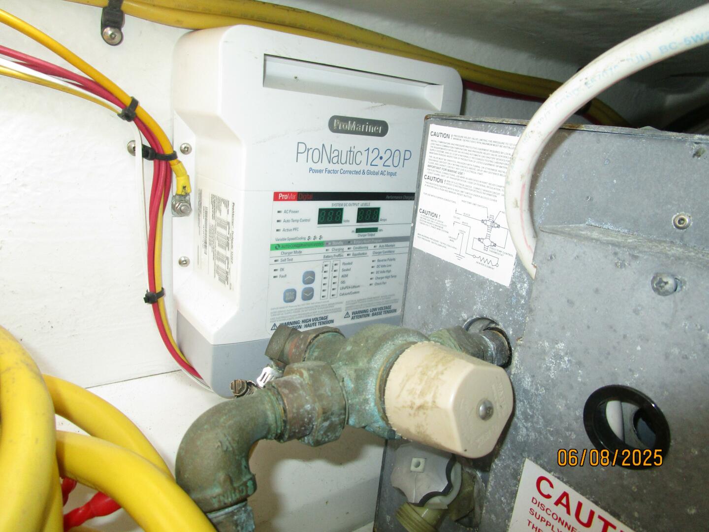 Cutwater-C28 2012-Perseverance Yorktown-Virginia-United States-28 Cutwater battery charger-5407976 | Thumbnail