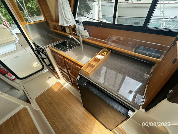 Cutwater-C28 2012-Perseverance Yorktown-Virginia-United States-28 Cutwater galley2-5407995