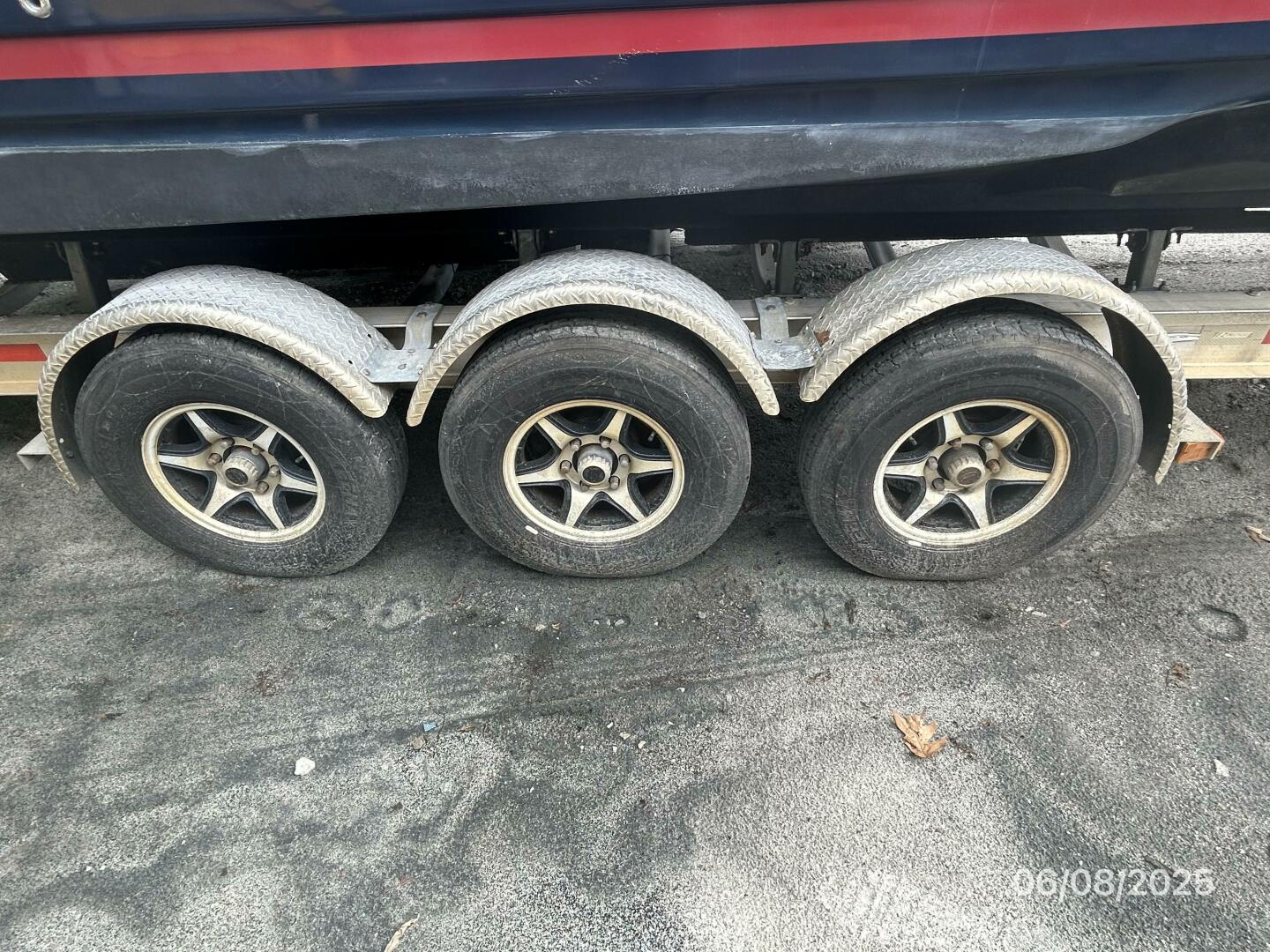 Cutwater-C28 2012-Perseverance Yorktown-Virginia-United States-28 Cutwater trailer right wheels-5408707 | Thumbnail
