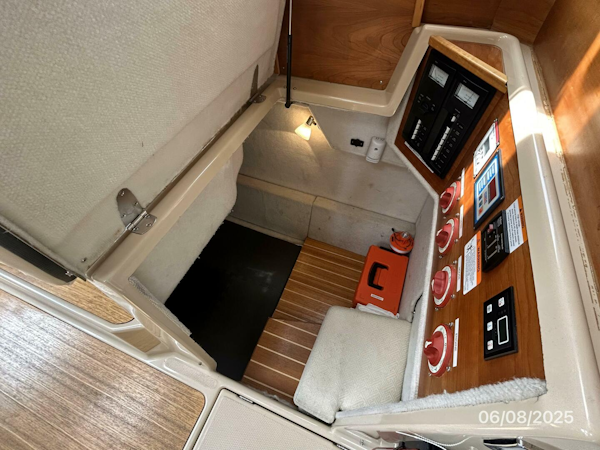 Cutwater-C28 2012-Perseverance Yorktown-Virginia-United States-28 Cutwater guest stateroom entrance-5407998