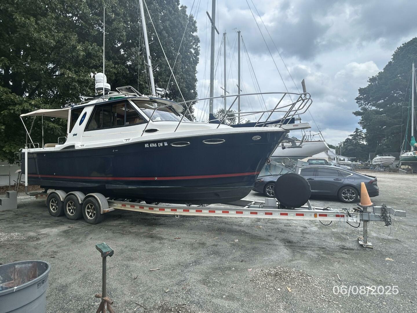 Cutwater-C28 2012-Perseverance Yorktown-Virginia-United States-28 Cutwater port forward profile-5408702 | Thumbnail