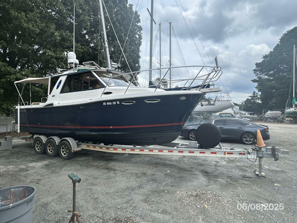 Cutwater-C28 2012-Perseverance Yorktown-Virginia-United States-28 Cutwater port forward profile-5408702
