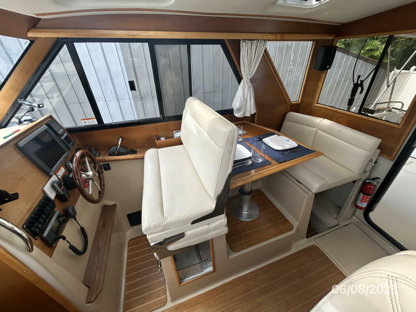 Cutwater-C28 2012-Perseverance Yorktown-Virginia-United States-28 Cutwater salon starboard-5408697 | Thumbnail