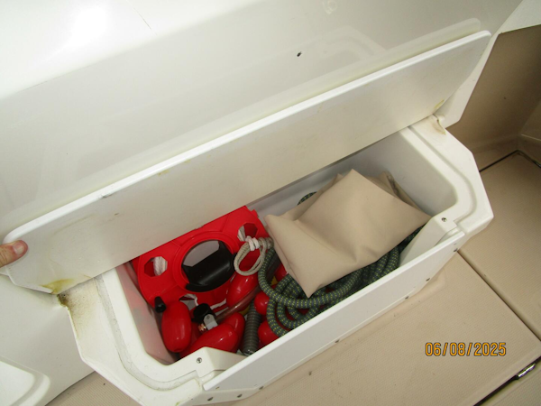 Cutwater-C28 2012-Perseverance Yorktown-Virginia-United States-28 Cutwater cockpit storage1-5407987