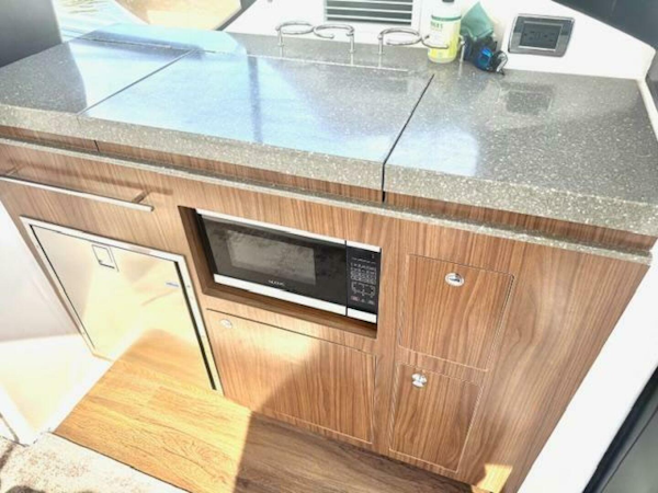 Four Winns-Vista 355 Coupe OB 2020-Three Beaches Westbrook-Connecticut-United States-5408408