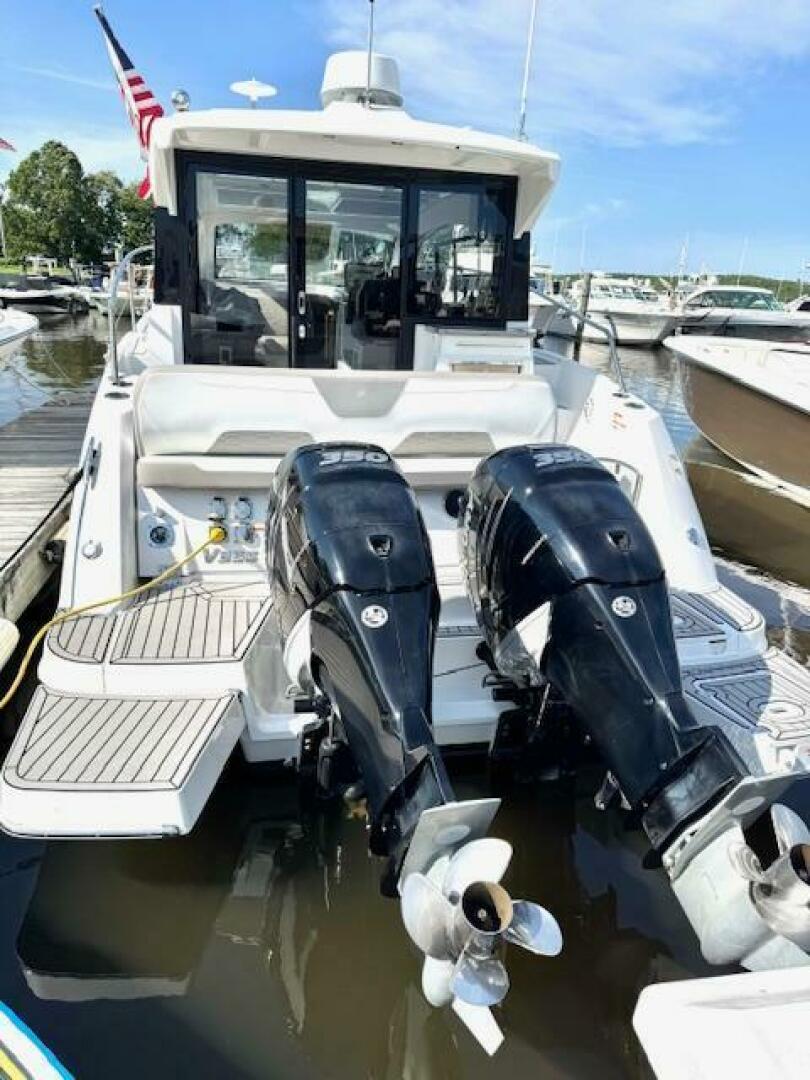 Four Winns-Vista 355 Coupe OB 2020-Three Beaches Westbrook-Connecticut-United States-5408409 | Thumbnail