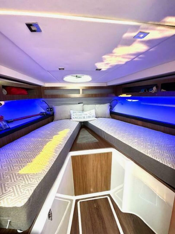Four Winns-Vista 355 Coupe OB 2020-Three Beaches Westbrook-Connecticut-United States-5408432