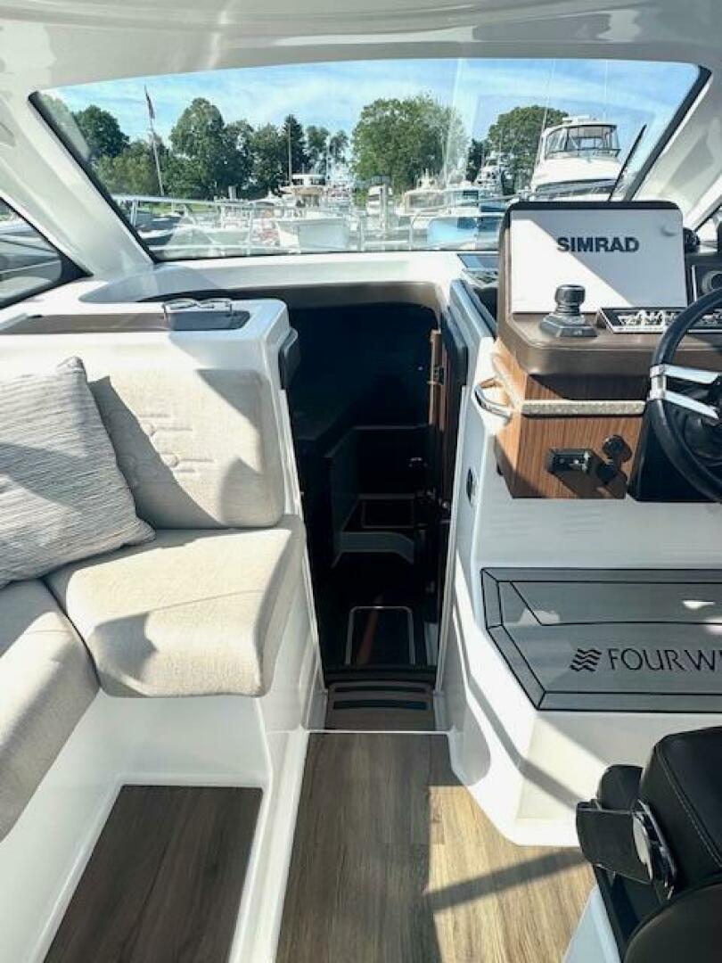 Four Winns-Vista 355 Coupe OB 2020-Three Beaches Westbrook-Connecticut-United States-5408404 | Thumbnail