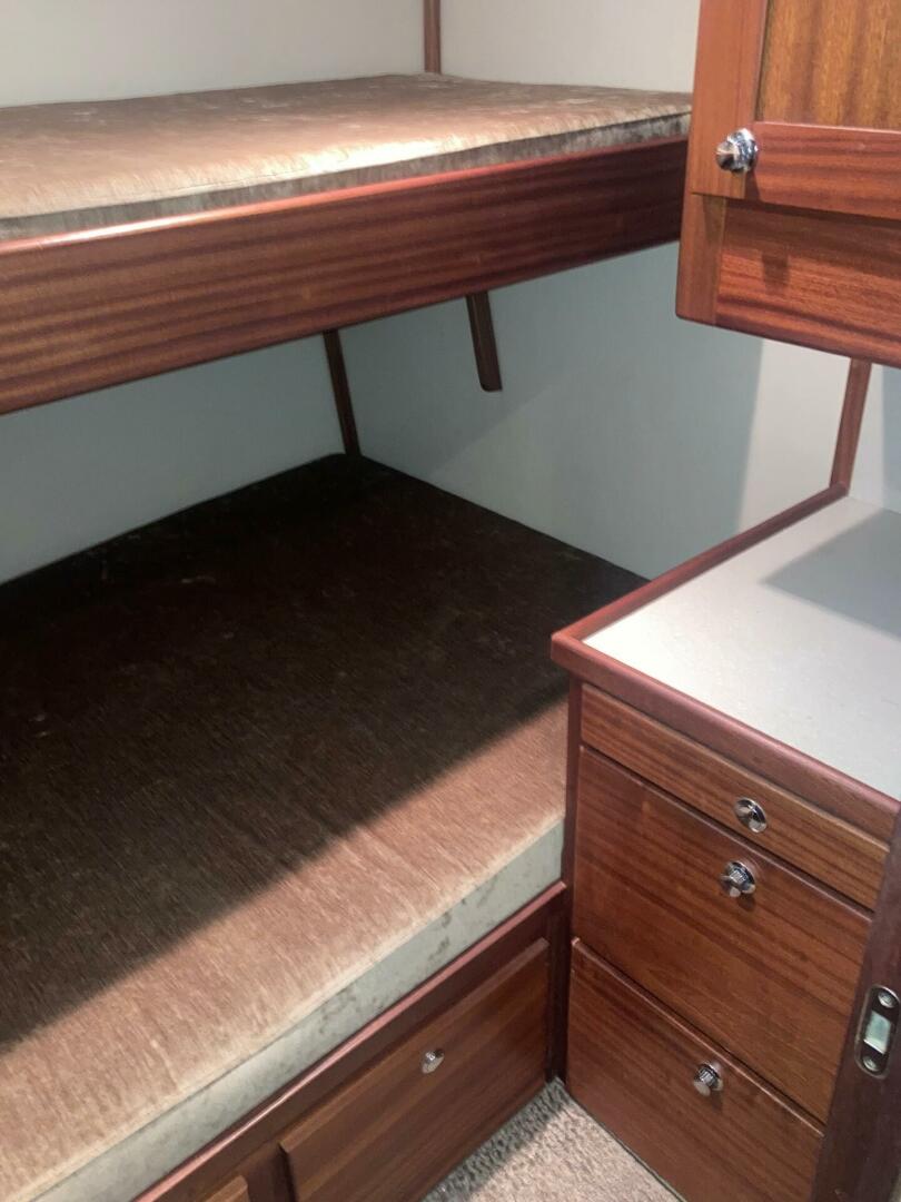 American Tug 2013-My Therapy Branford-Connecticut-United States-Guest cabin-5410058 | Thumbnail