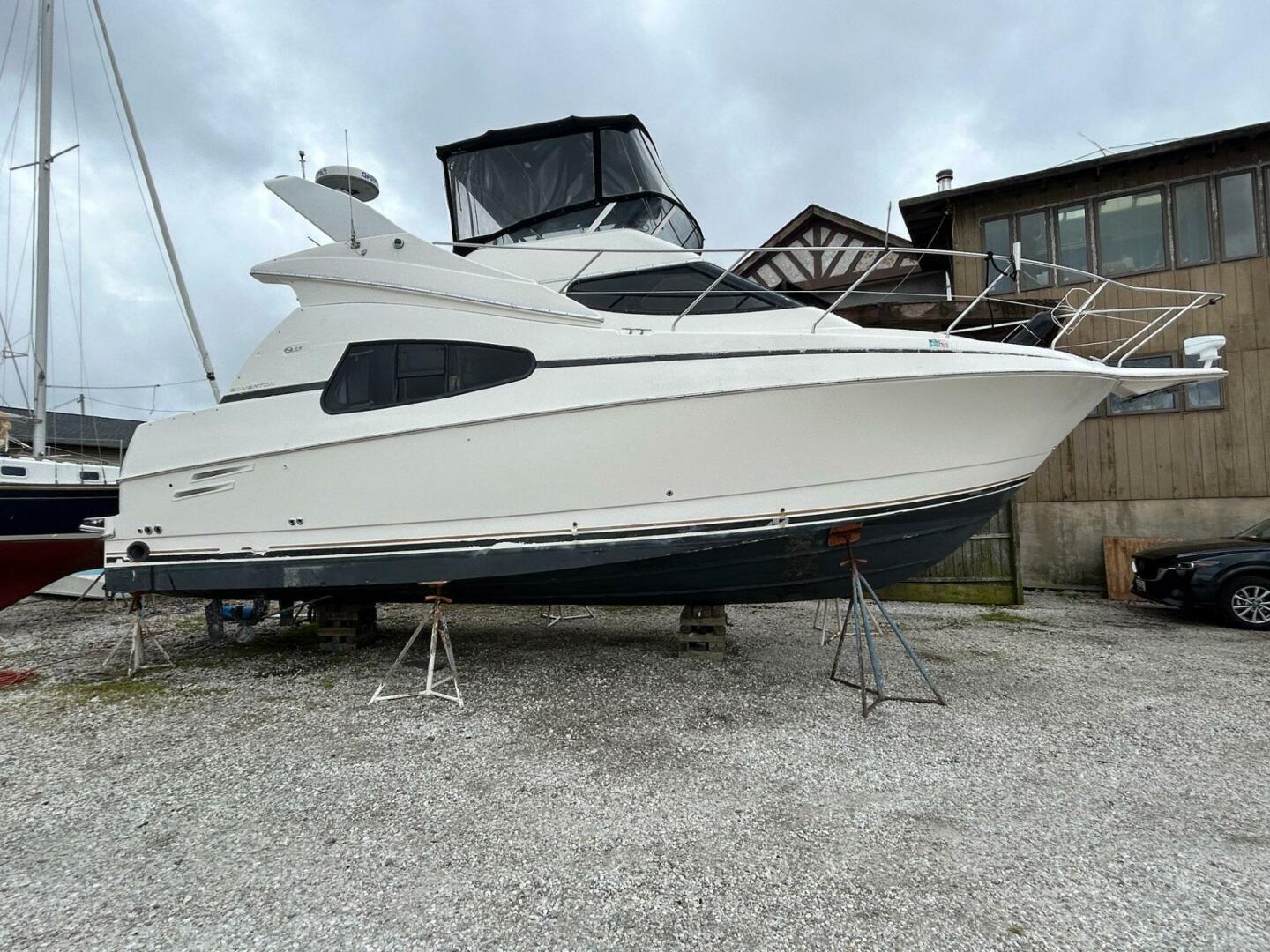 Silverton-330 Sport Bridge 2001-Baycation Baltimore-Maryland-United States-5410152 | Thumbnail