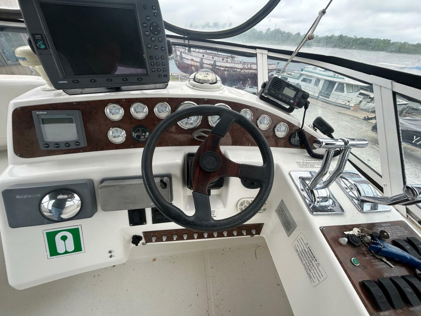 Silverton-330 Sport Bridge 2001-Baycation Baltimore-Maryland-United States-5410166 | Thumbnail