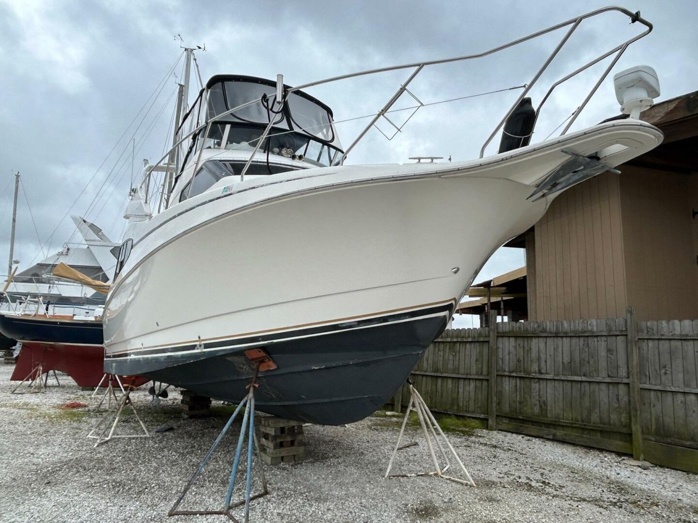 Silverton-330 Sport Bridge 2001-Baycation Baltimore-Maryland-United States-5410153 | Thumbnail