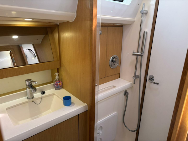 Bavaria-Vision 46 2012 -Annapolis-Maryland-United States-Stern Head-5410561