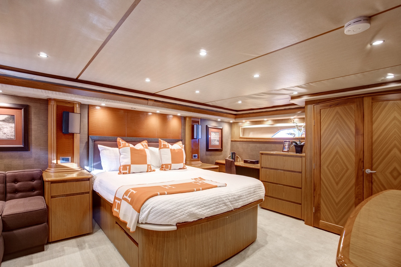 Viking-82 Convertible 2010-Done Deal Fort Lauderdale-Florida-United States-Viking 82  Done Deal   Stateroom-6012512 | Thumbnail