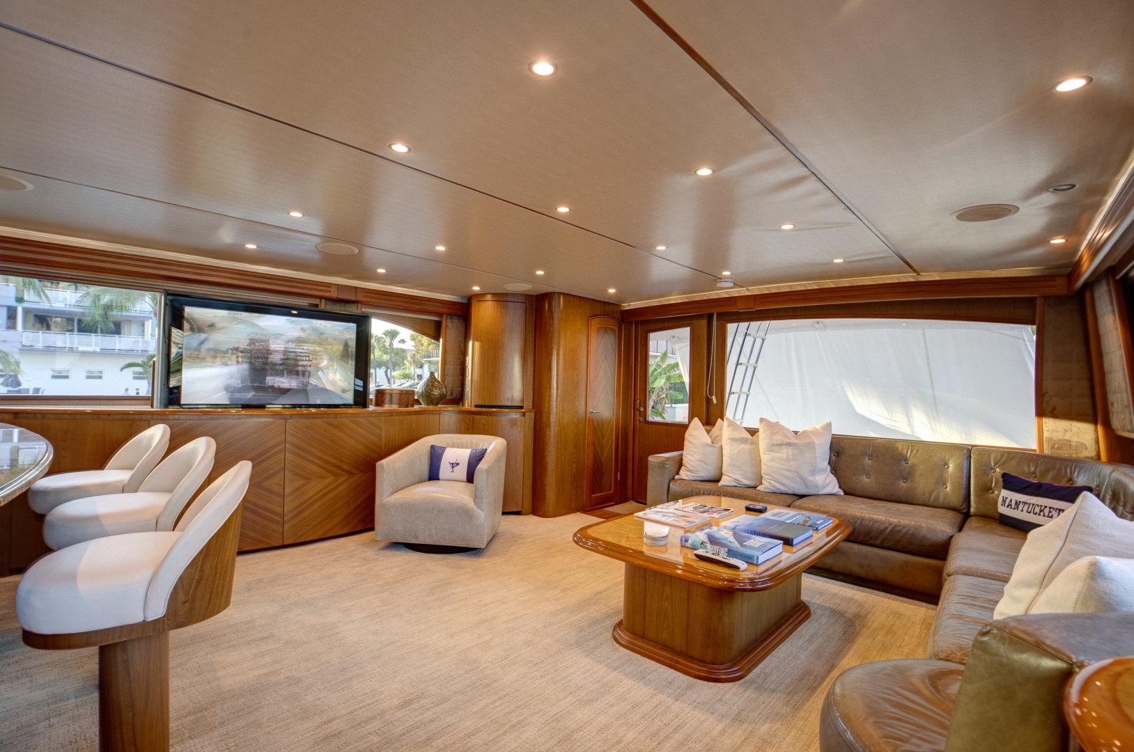 Viking-82 Convertible 2010-Done Deal Fort Lauderdale-Florida-United States-Viking 82  Done Deal  Salon-6012492 | Thumbnail