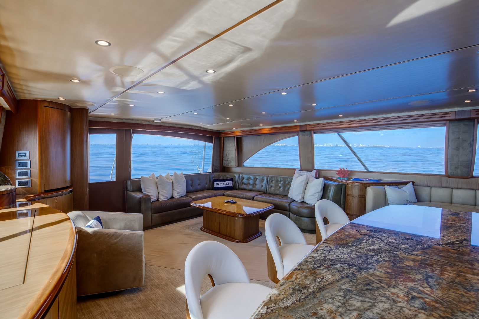 Viking-82 Convertible 2010-Done Deal Fort Lauderdale-Florida-United States-Viking 82  Done Deal  Salon-6012501 | Thumbnail