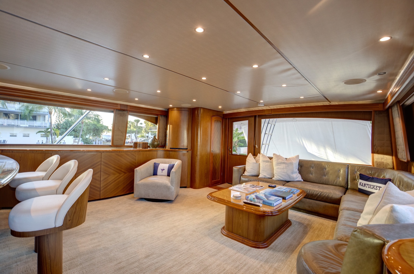 Viking-82 Convertible 2010-Done Deal Fort Lauderdale-Florida-United States-Viking 82  Done Deal  Salon-6012493 | Thumbnail