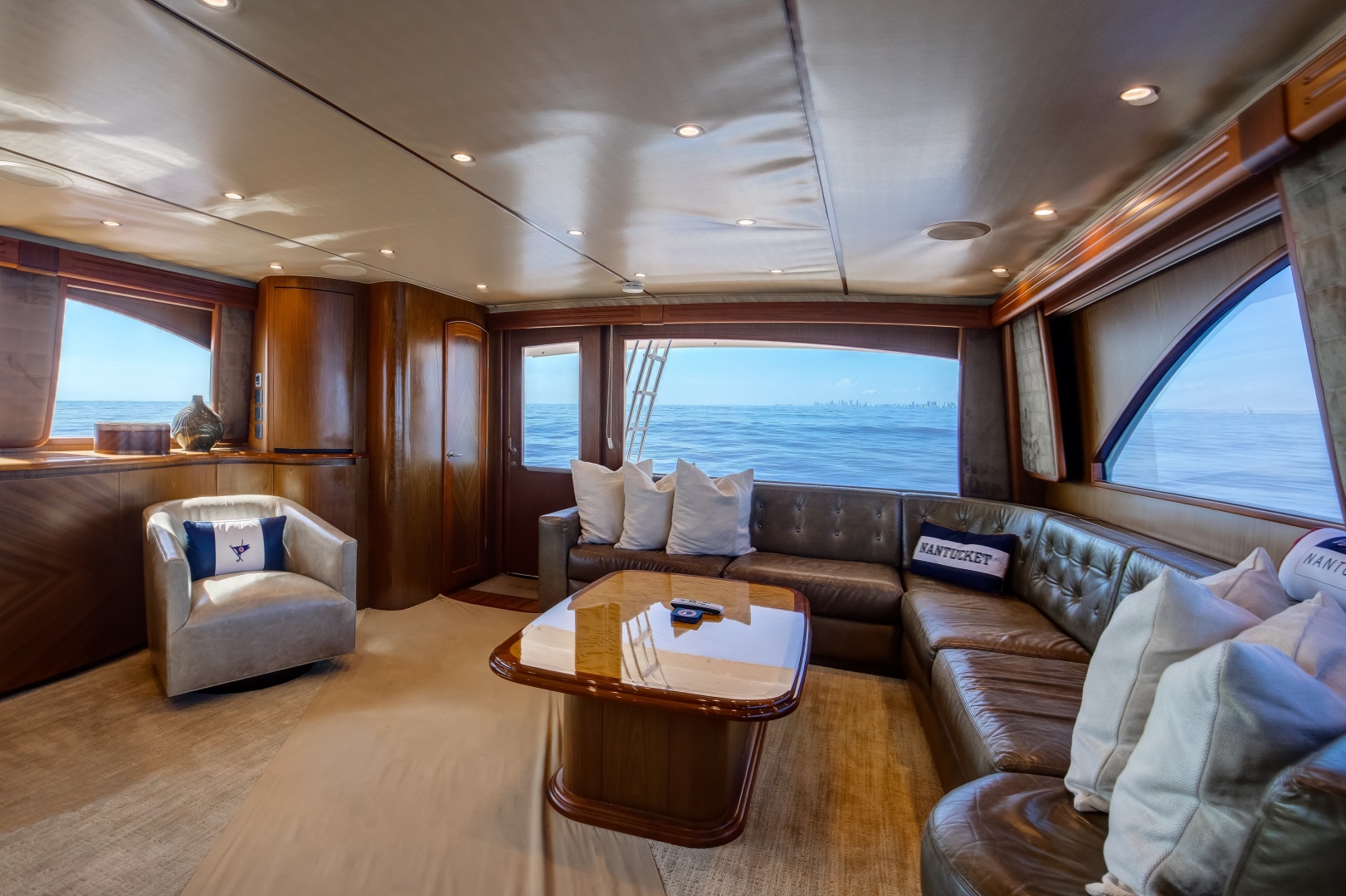 Viking-82 Convertible 2010-Done Deal Fort Lauderdale-Florida-United States-Viking 82  Done Deal  Salon-6012503 | Thumbnail