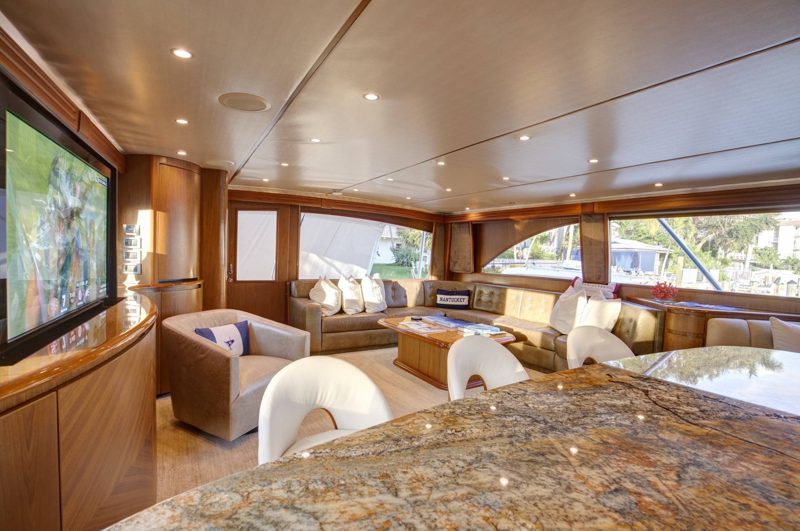 Viking-82 Convertible 2010-Done Deal Fort Lauderdale-Florida-United States-Viking 82  Done Deal  Salon-6012490 | Thumbnail