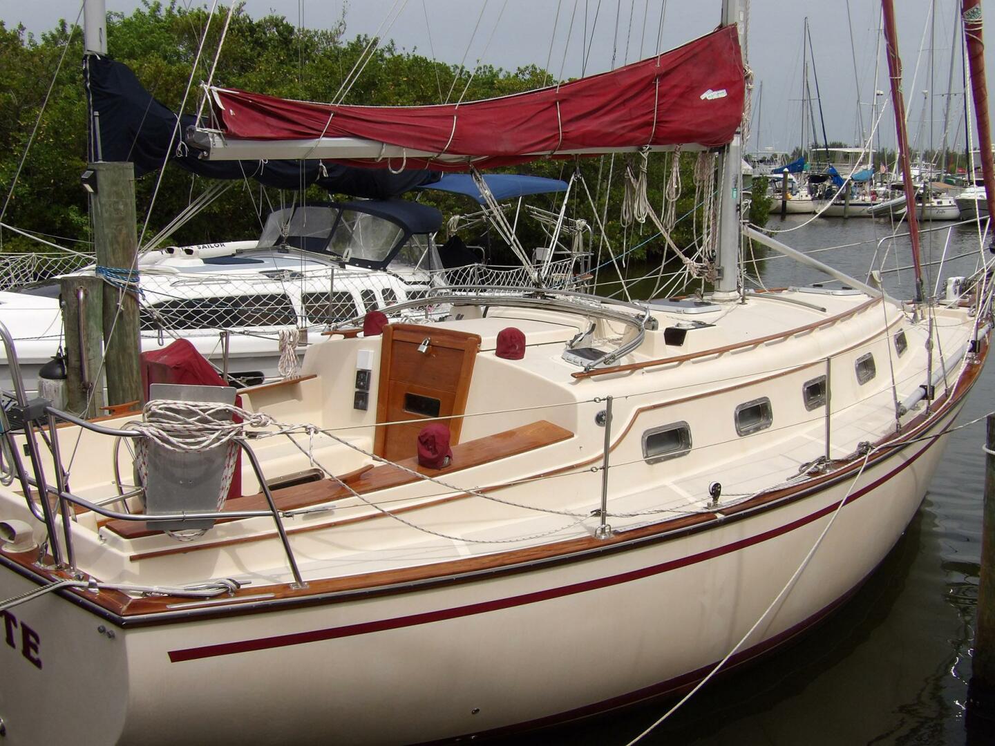 Island Packet-32 1990-OVERBYTE Fort Pierce-Florida-United States-5455878 | Thumbnail
