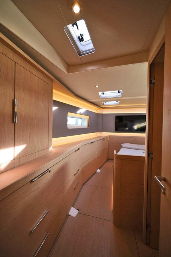 Beneteau-Oceanis 60 2023-CADUCEUS Charleston-South Carolina-United States-Passageway Into Forward Cabin-5457690