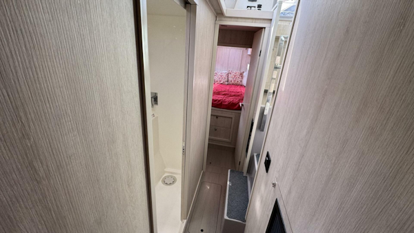 Leopard-43 Powercat 2018-Frida Cat St. Augustine-Florida-United States-2018 Leopard Power Cat Port Side Companionway-5476086